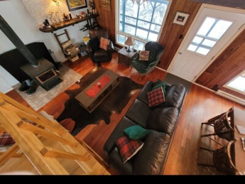 Room in cozy chalet with lake views