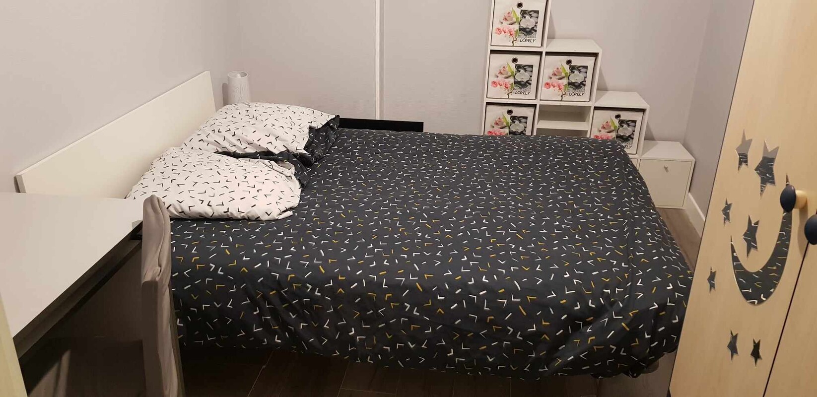 Chambre De H (côté Rue)(Single Bed) - 1