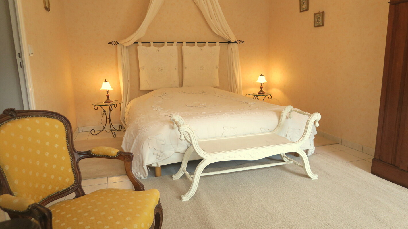 The Dovecote(Single Bed) - House of Salamanders, Chambord - Gallery - 1