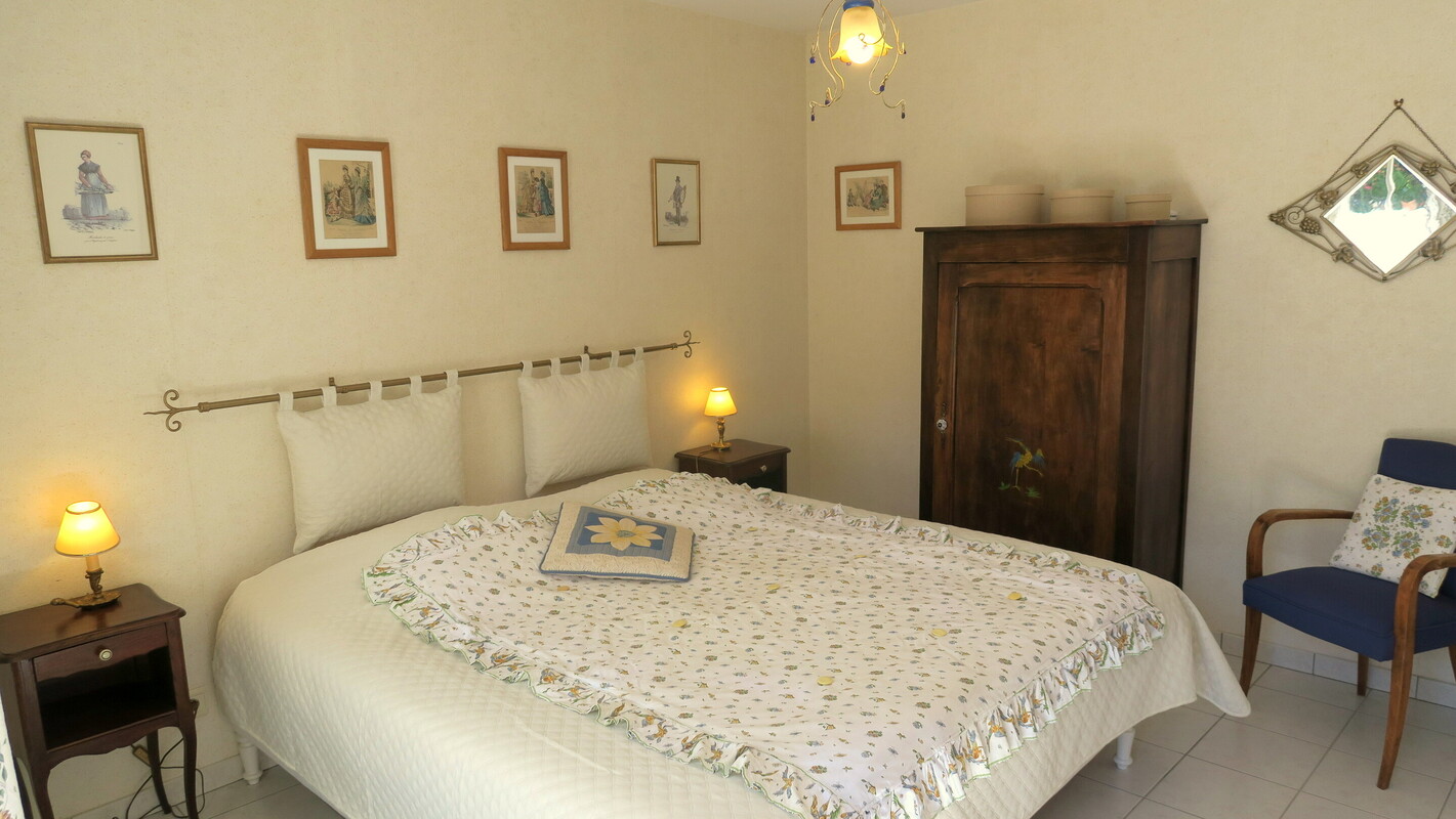 The Logis(Single Bed) - House of Salamanders, Chambord - Gallery - 1