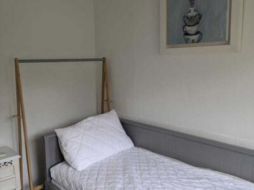 Room in a family home - Gallery - 6