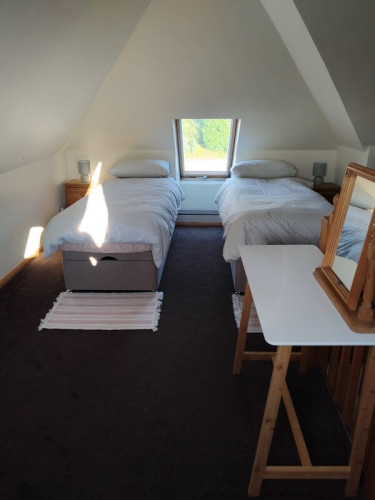 Room in a family home - Gallery - 7
