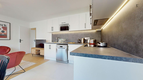 Big double bedroom in Gratte Ciel - Gallery - 11