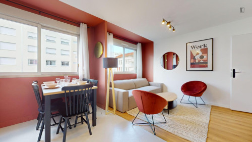 Big double bedroom in Gratte Ciel - Gallery - 8