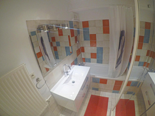 Homely double bedroom in Quartier des Rives du Cher de Tours