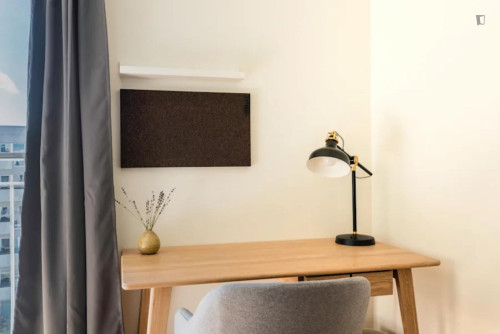 Bright single bedroom in shared flat in Holmene