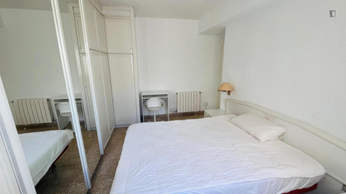 Appealing double bedroom in central Alicante