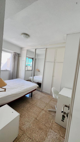 Appealing double bedroom in central Alicante