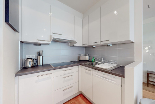 Alluring 1 bedroom apartment near Madou metro station - Gallery - 11