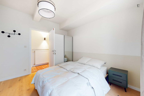 Neat double bedroom in Jette