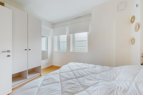 Modern 2 bedroom apartment near Madou metro station