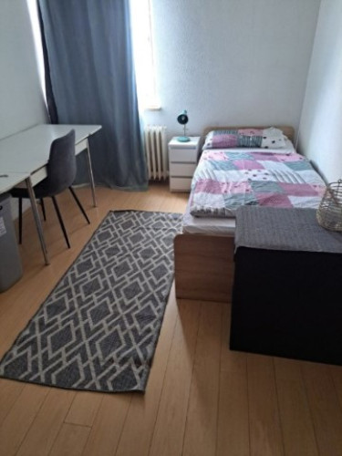 Mitbewohner-/in gesucht 11qm Superzentral: helles, gemütlich möbliertes WG-Zimmer  - Gallery -  4