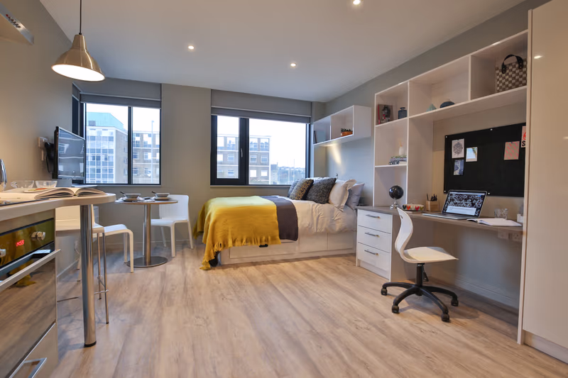  Classic Studio - Cityscape View  -  Oldgate House  - Gallery -  1