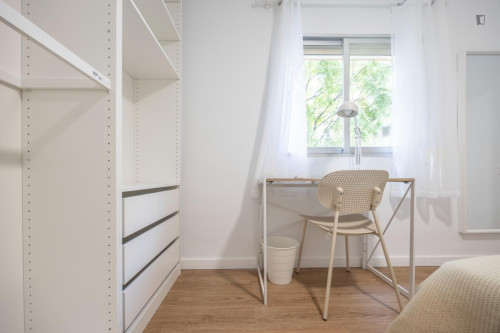 Double bedroom in 3-bedroom apartment - Gallery - 5