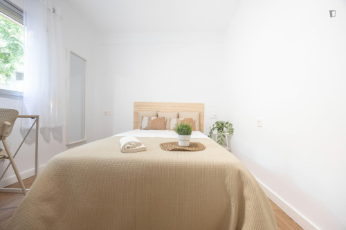 Double bedroom in 3-bedroom apartment