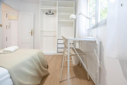 Double bedroom in 3-bedroom apartment