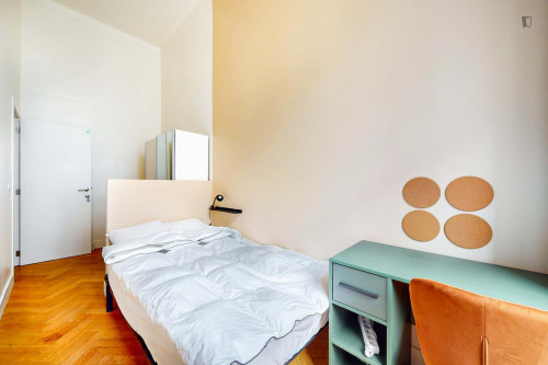 Alluring double bedroom in Matonge