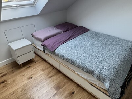 Cozy room available @Hove Actually