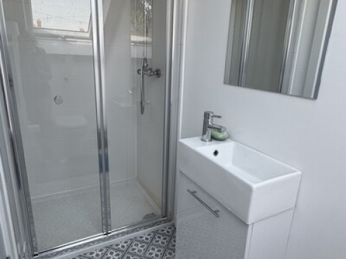 Cozy room available @Hove Actually