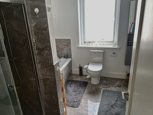 Luxury Room for Rent, 10 Min Walk t