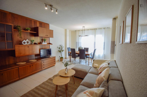 Pleasing double bedroom close to the university and city center