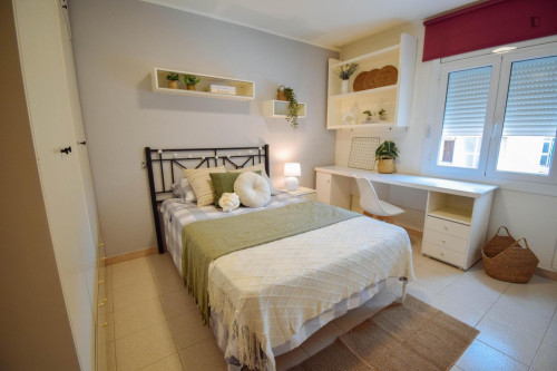 Pleasing double bedroom close to the university and city center