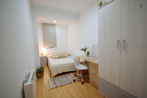 Pleasing double bedroom within walking distance to the university
