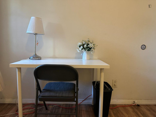 Very homely double bedroom near Citrus College