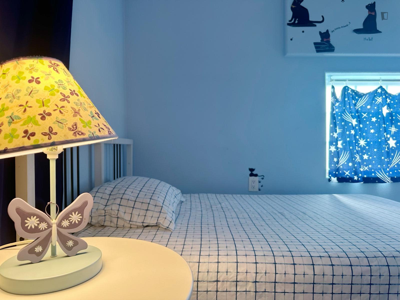  Very Homely Double Bedroom Near Citrus College  -  Very homely double bedroom near Citrus College  - Gallery -  1