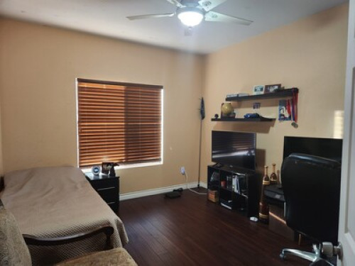 Room For Rent