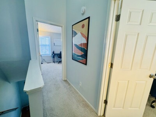 Private Room in Townhouse Community