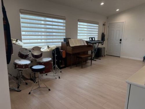 Furnished room + meals