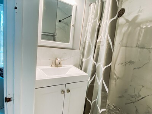 Beautiful room 15’ to downtown LA - Gallery - 14