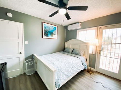Beautiful room 15’ to downtown LA - Gallery - 11