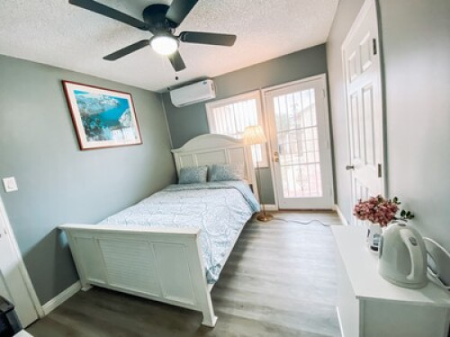 Beautiful room 15’ to downtown LA - Gallery - 18