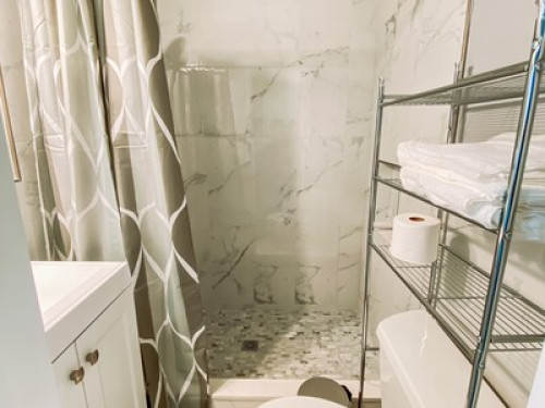 Beautiful room 15’ to downtown LA