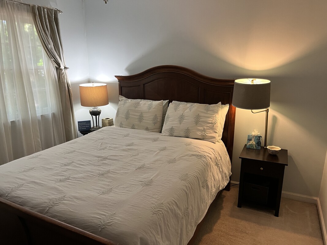 Queen Bedroom (Full Room) - 1