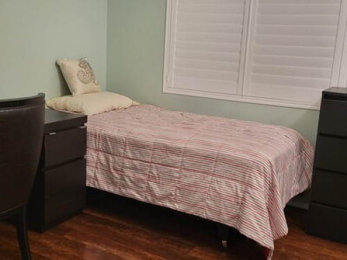 Bedroom for rent, private
