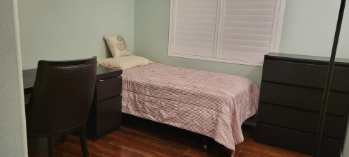 Bedroom for rent, private