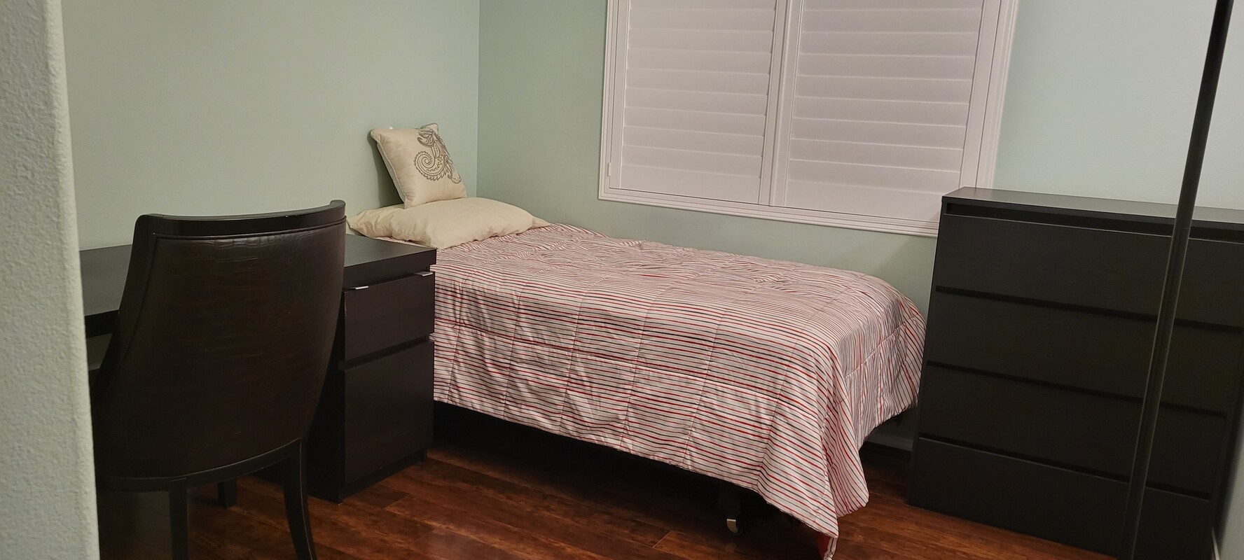 Upstairs Bedroom(Full Room) - 1