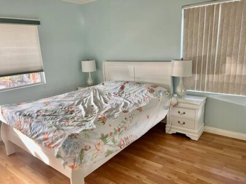 让我们成为朋友,让我给你一个温馨的家!