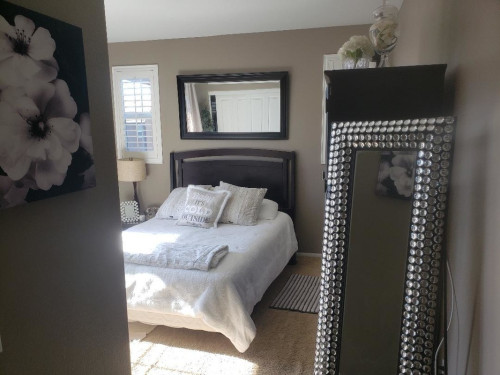 Beautiful private bedroom  - Gallery - 8