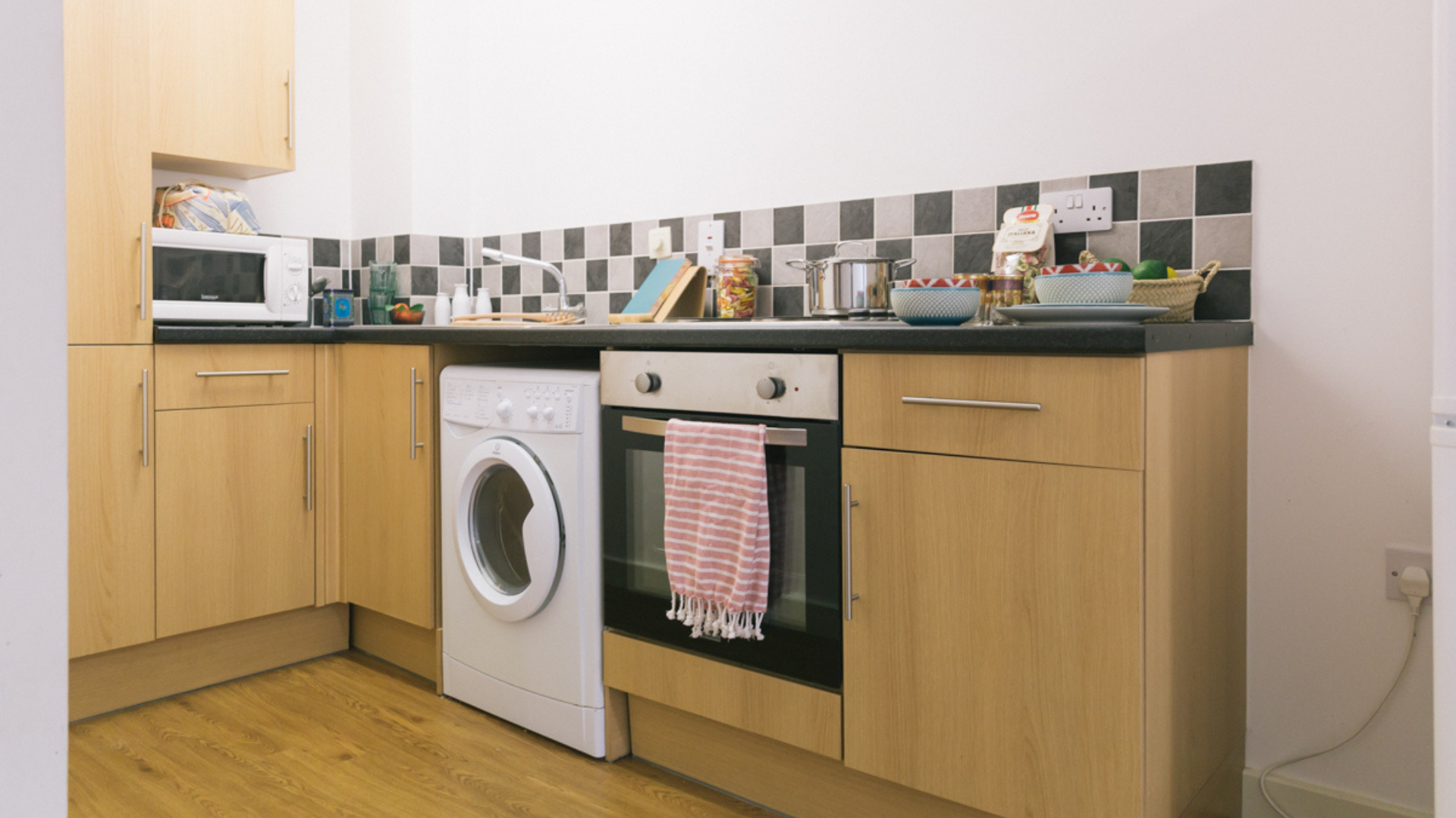  2 Bedroom Flat  -  Pavilion Court  - Gallery -  4