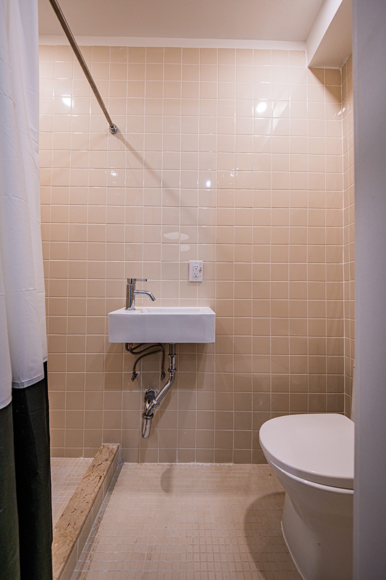 #1894: Ditmas Park - Queen Bedroom B W/ Private Bathroom - #1894: Ditmas Park - Gallery - 18