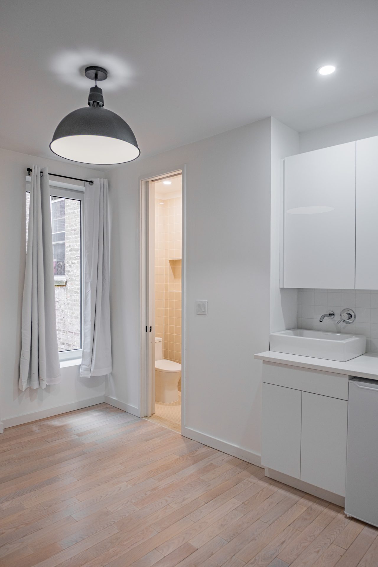 #1894: Ditmas Park - Queen Bedroom D W/ Private Bathroom - #1894: Ditmas Park - Gallery - 3