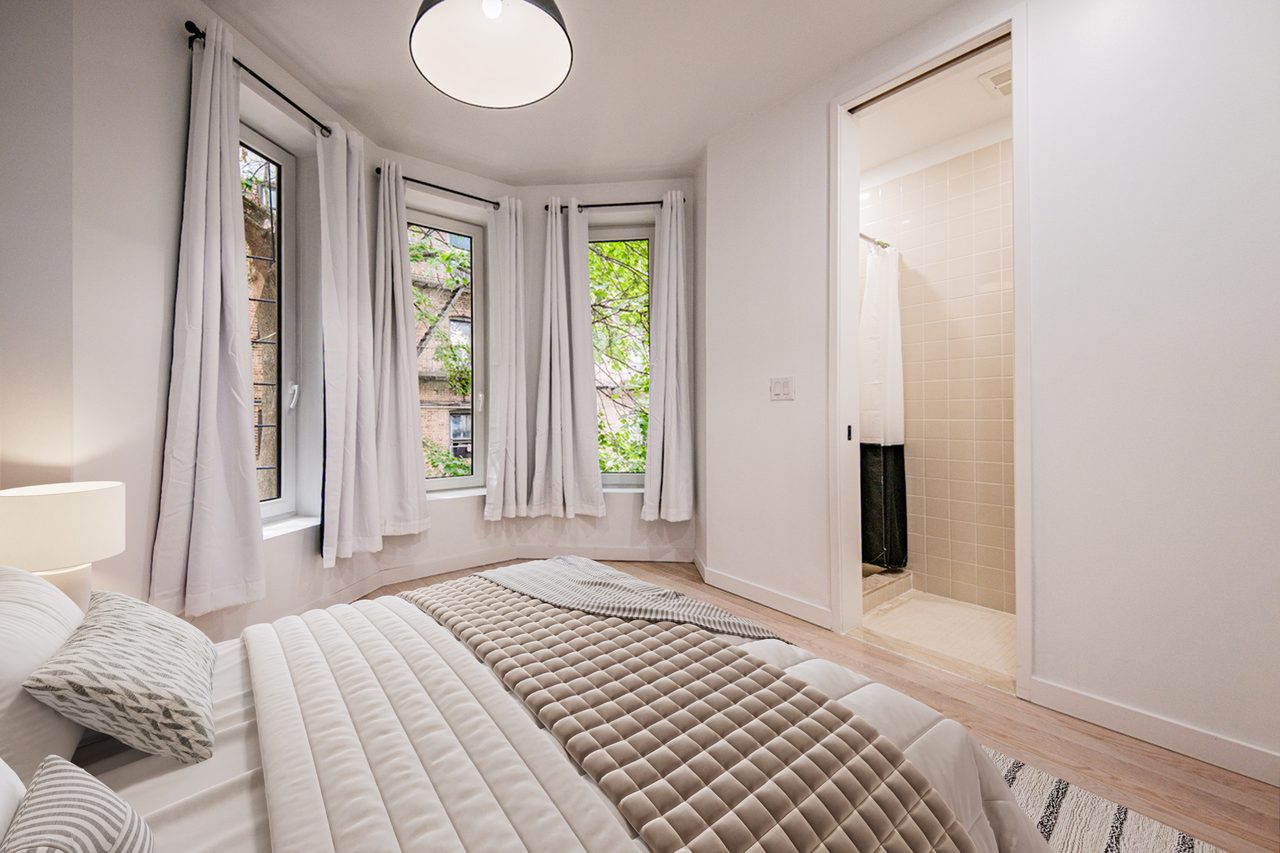  #1894: Ditmas Park - Queen Bedroom D W/ Private Bathroom  -  #1894: Ditmas Park  - Gallery -  7