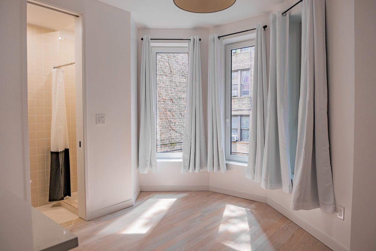 #1894: Ditmas Park - Queen Bedroom D W/ Private Bathroom - #1894: Ditmas Park - Gallery - 5