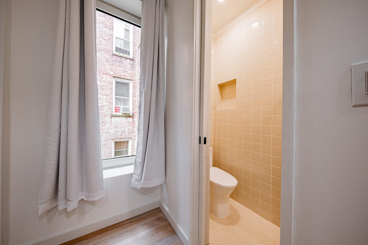#1894: Ditmas Park - Queen Bedroom C W/ Private Bathroom - #1894: Ditmas Park - Gallery - 13