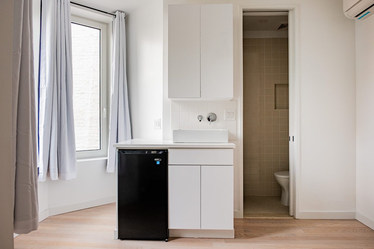 #1893: Ditmas Park - Queen Bedroom A W/ Private Bathroom - #1893: Ditmas Park - Gallery - 18