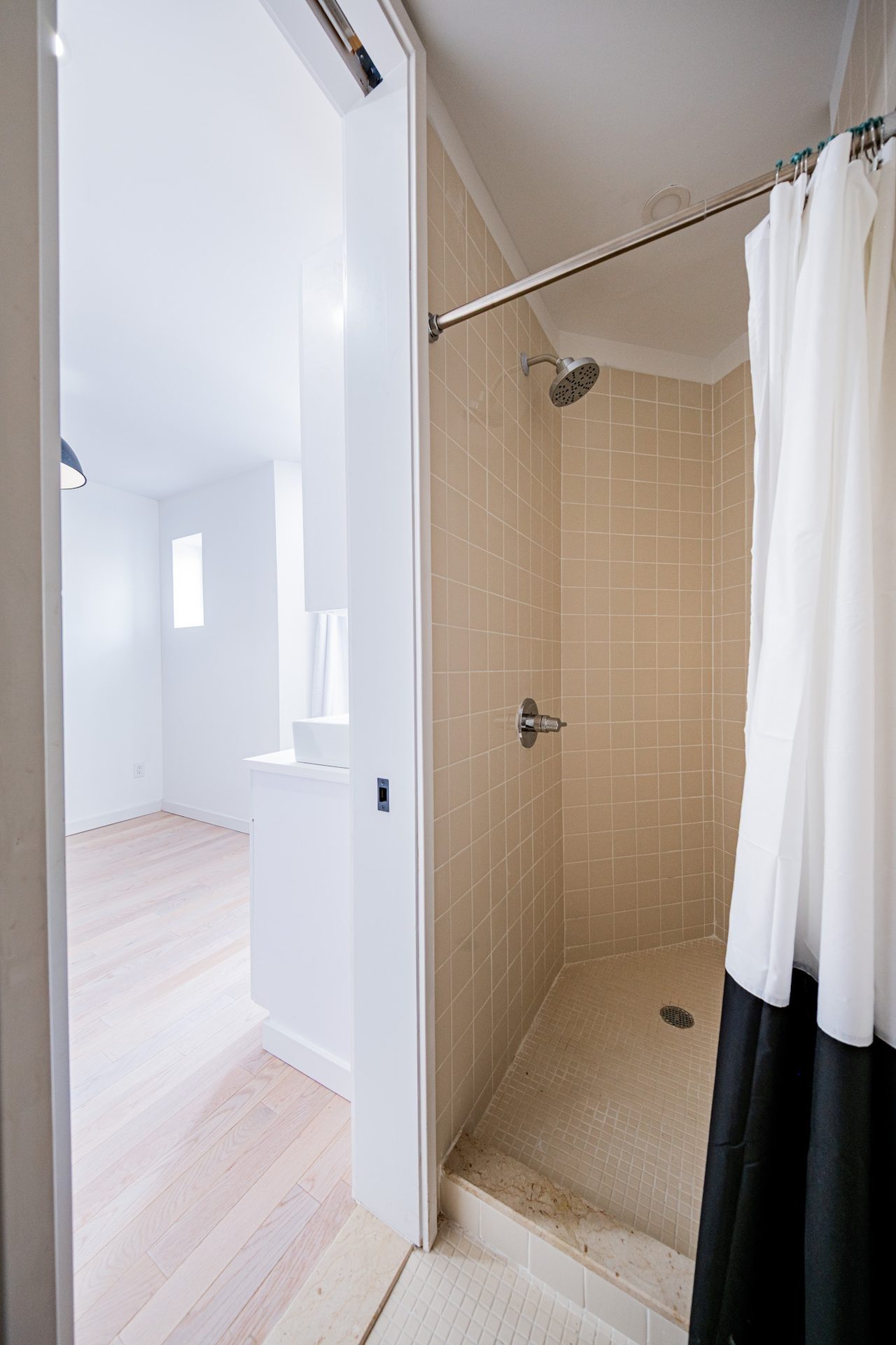 #1893: Ditmas Park - Queen Bedroom A W/ Private Bathroom - #1893: Ditmas Park - Gallery - 17